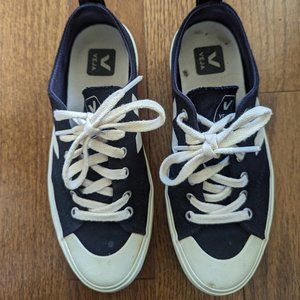Veja Wata II Low sneakers, canvas, black